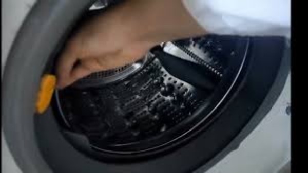 حطي الحاجة دي في الغسالة.. النتيجة هتفاجئك وتخلي هدومك كأنها جديدة 