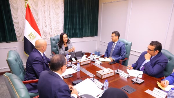 وزيرة التضامن تبحث تفعيل الاستراتيجية الوطنية للحرف اليدوية