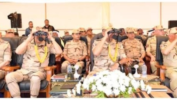 وزير الدفاع ورئيس الأركان وقادة القوات المسلحة خلال المشروع