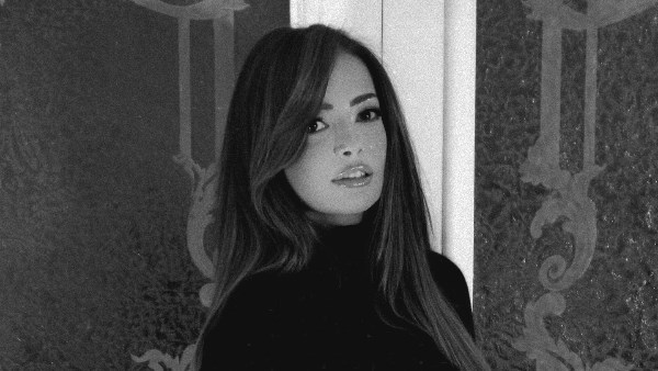 بفستان أسود..داليا مصطفى تثير الجدل بجمالها 