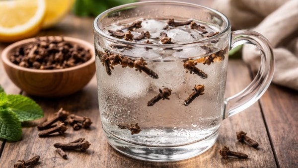 ماذا يحدث لجسمك عند تناول منقوع القرنفل؟