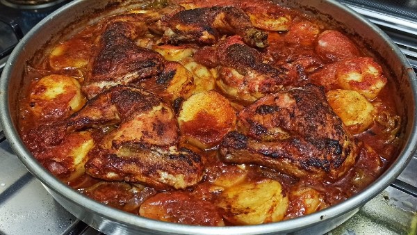 طريقة عمل صينية البطاطس بالفراخ بطعم لا يقاوم