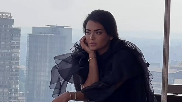 جرأة و إناقة.. أسماء جلال تثير الجدل بجمالها فى اخر ظهور لها