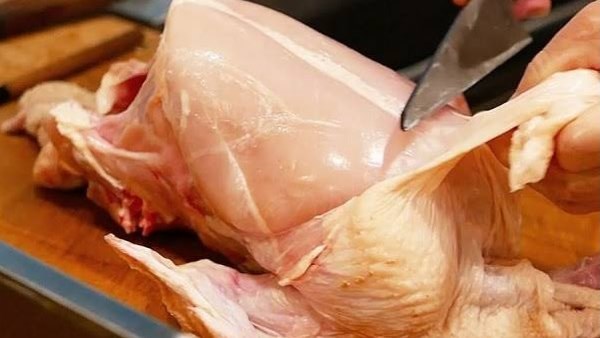 احذر تناول جلد الفراخ 