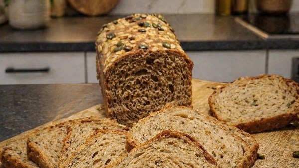 طريقة عمل خبز الحبوب الصحى الطازج