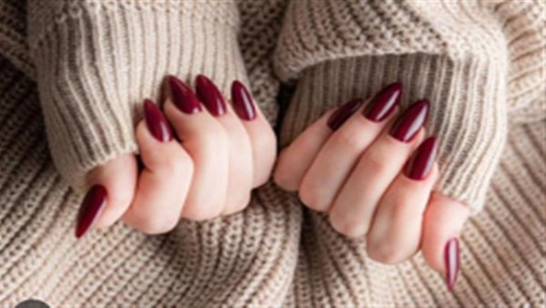 هل الصلاة مع وجود طلاء الأظافر حرام