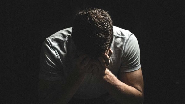 ماذا تفعل إذا ضاق بك الحال؟.. رسائل من الأزهر لحماية النفس من الانهيار