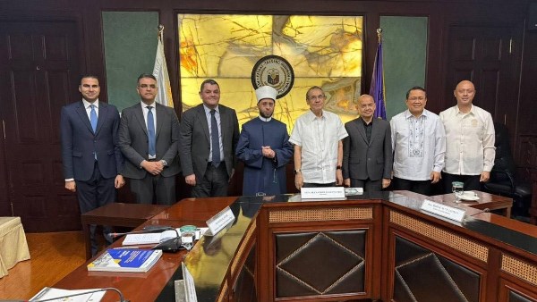 رئيس المحكمة العليا بالفلبين يستقبل وزير الأوقاف لبحث تدريب القضاة الشرعيين بأكاديمية الأوقاف الدولية