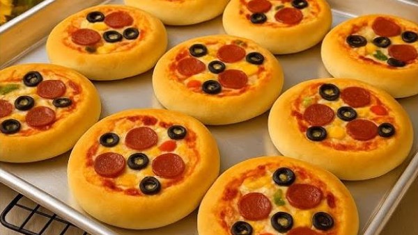 طريقة عمل كبات البيتزا