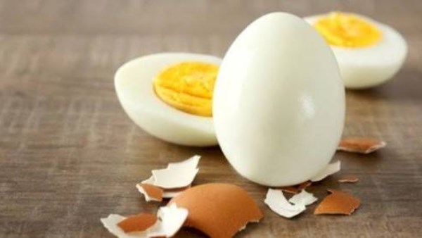 مدة تخزين البيض المسلوق في الثلاجة