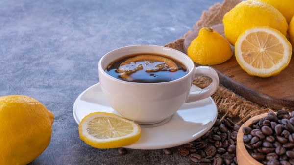 هل تساعد القهوة بالليمون على التخسيس؟