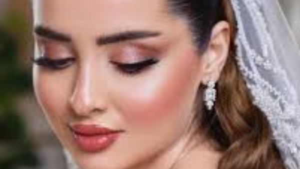المكياج فن يعكس شخصية العروس