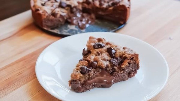 طريقة عمل كيكة الكوكيز بالشوكولاتة