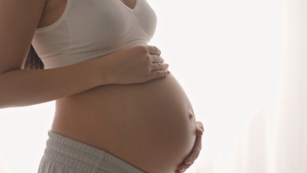 مادة كيميائية في الادوات المنزلية ومستحضرات التجميل تهدد نمو الأجنة