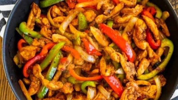 طريقة عمل شاورما الفراخ في الطاسة