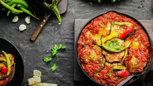 طريقة عمل المسقعة باللحمة المفرومة