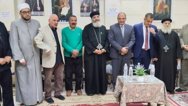 علماء الأزهر بالمحافظات يزورون الكنائس لتهنئة الإخوة المسيحيين بعيد القيامة