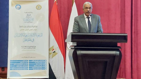 الدكتور محمود صديق