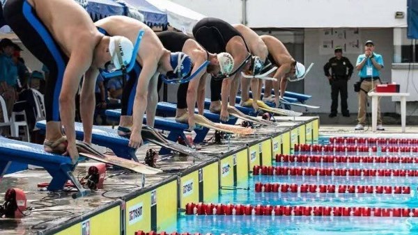 بطولة العالم للسباحة بالزعانف