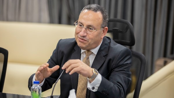 الدكتور عبدالعزيز قنصوة وزير التعليم العالي والبحث العلمي