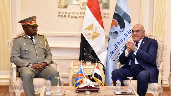 رئيس الهيئة العربية للتصنيع يبحث مع رئيس هيئة الأركان العامة للقوات المسلحة الكونغولية تعزيز مجالات التعاون في كافة مجالات التصنيع