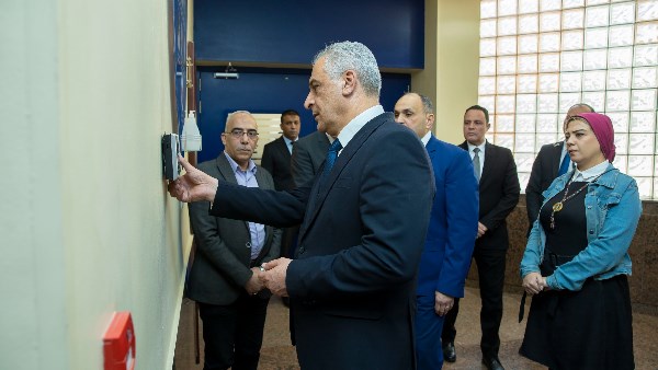 الدكتور مهندس صلاح سليمان جمبلاط وزير الدولة للإنتاج الحربي