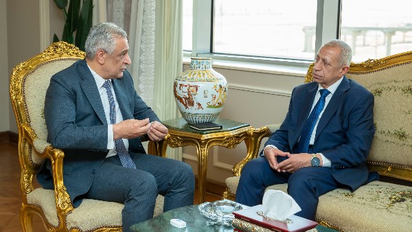 الدكتور مهندس صلاح سليمان جمبلاط وزير الدولة للإنتاج الحربي