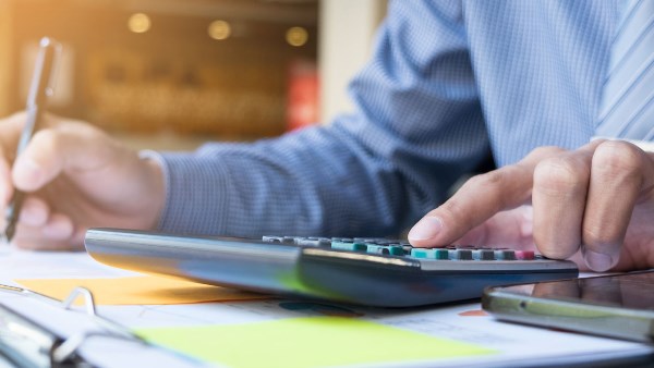 الإقرارات الضريبية 