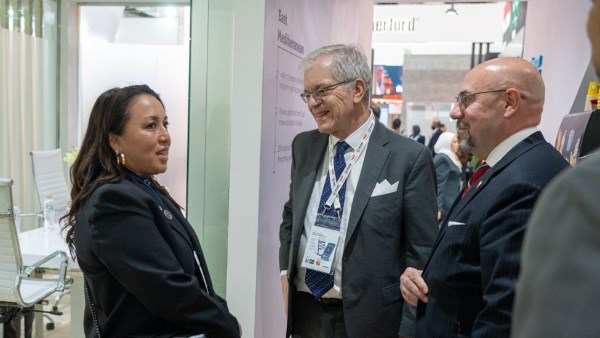 السفارة الامريكية تحتفل بالتميّز الأمريكي بمجال الطاقة