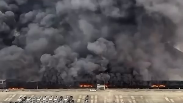 اندلاع حريق هائل داخل مصنع شركة "BYD" في الصين