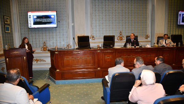 لجنة التعليم والاتصالات