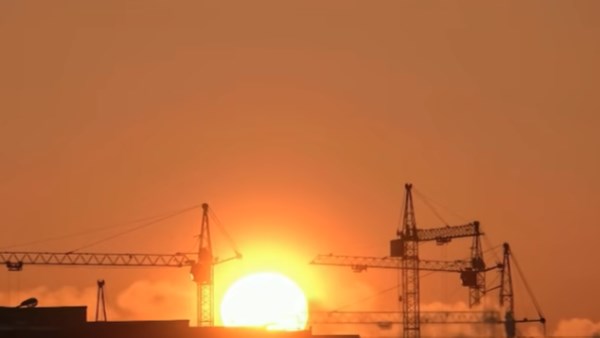 فيلم تسجيلي بعنوان صناع الحاضر باحتفالية عيد العمال