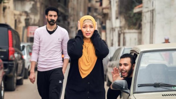 مضايقات لفظية لفتاة خلال سيرها في الشارع|والفتاة المتعرضة للواقعة:حقي لم يضع وتم القبض عليه