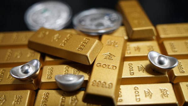 تراجع أسعار الذهب والبلاتين بعد تصريحات ترامب  حول مضيق هرمز.. فهل يستمر الهبوط؟