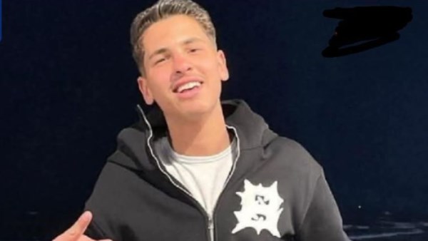 مقتل شاب بعد اعتراضه على سلوك غير لائق أمام منزله.. وأحد معارفه: تم ضبط الجاني وهياخد جزاءه