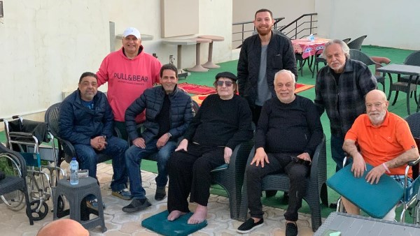 نبيل نور الدين بدار رعاية كبار الفنانين 