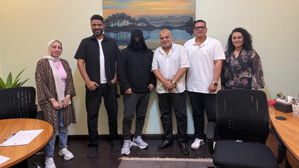 المطرب كابوتشي يتعاقد مع ريتشارد الحاج