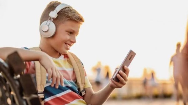 أوروبا تتجه لفرض سن أدنى لمستخدمي السوشيال ميديا