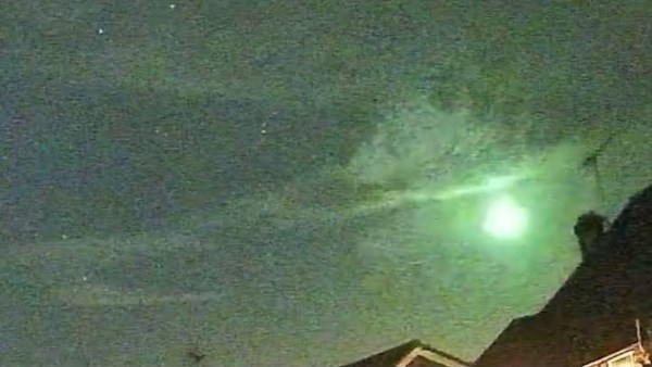 كرة خضراء نارية 