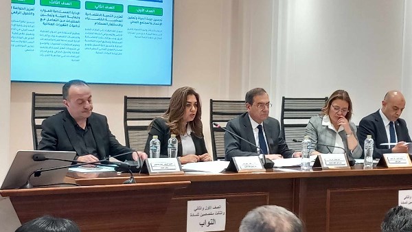 خلال اجتماع لجنة النقل بمجلس النواب 