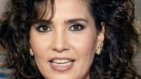 الإعلامية الكبيرة منى هلال