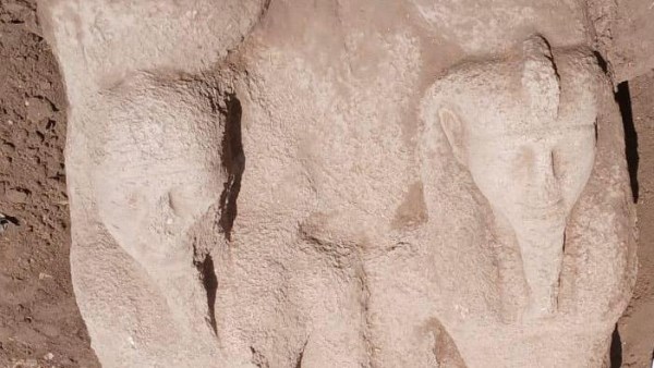 الكشف عن تمثال أثري 