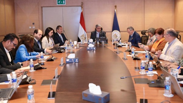 وزير السياحة والآثار 