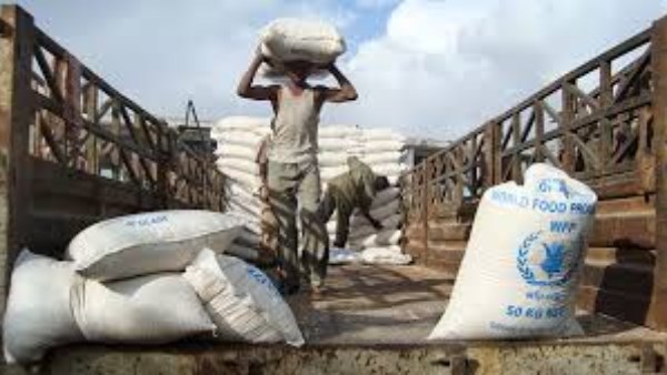  تعيق وصول الغذاء والدواء إلى الملايين