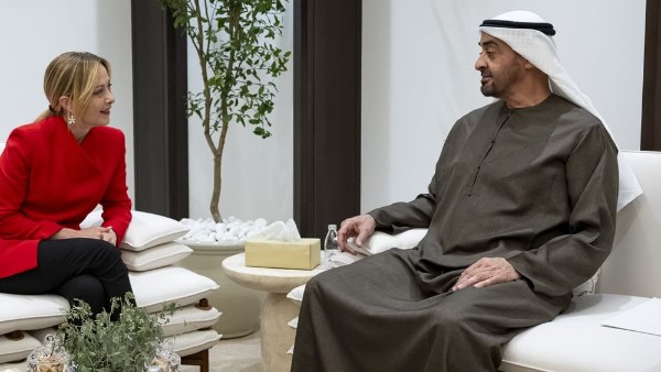 الرئيس الإماراتي مع رئيسة وزراء إيطاليا 