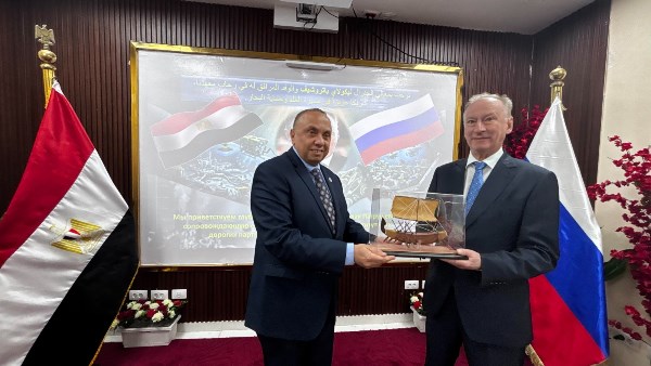 الدكتور عمرو زكريا 