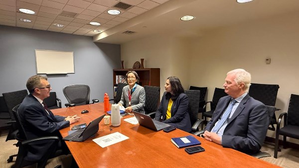 جانب من الاجتماع 