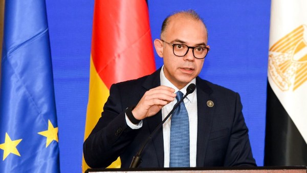 وزير الاستثمار والتجارة الخارجية 