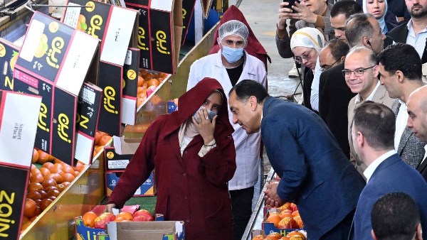 جانب من جولة رئيس الحكومة ووزراء الاستثمار والصناعة للمنطقة الاستثمارية بمدنية بنها 