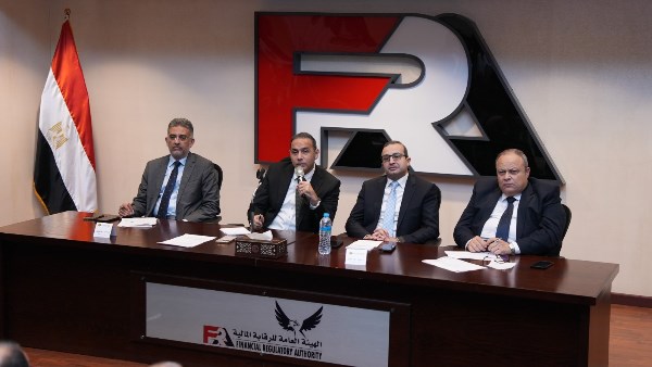 الدكتور إسلام عزام رئيس هيئة الرقابة المالية 